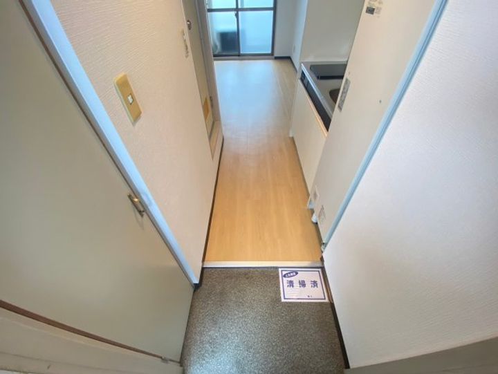 グリーンパークハイツ西山の玄関