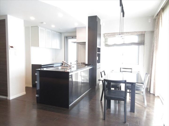 栄アインスタワーの居間