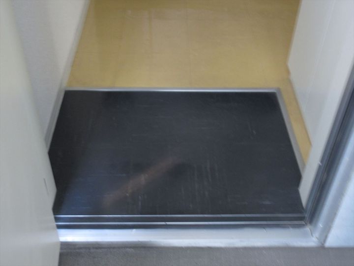 ウェリナ吹上の玄関