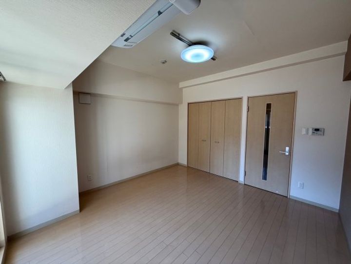 TINY GROVE(タイニーグルーブ)の居間