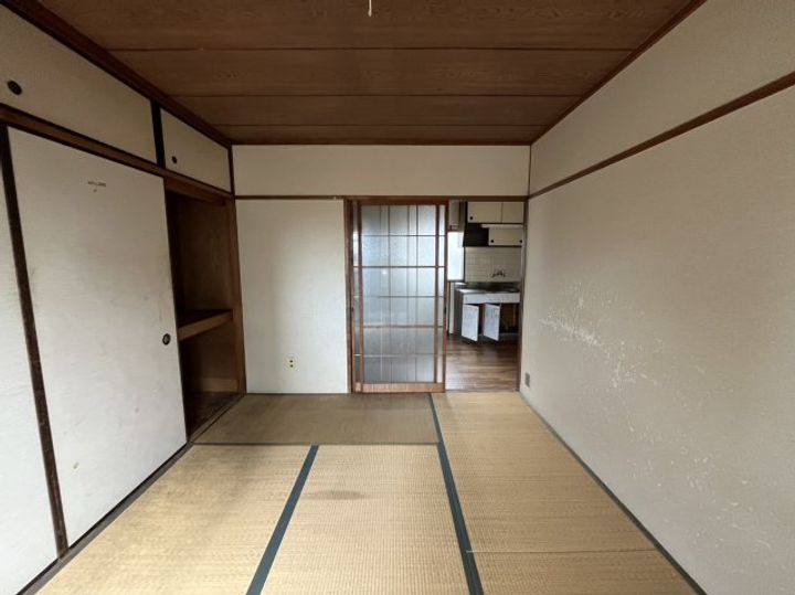 福信ビルの寝室