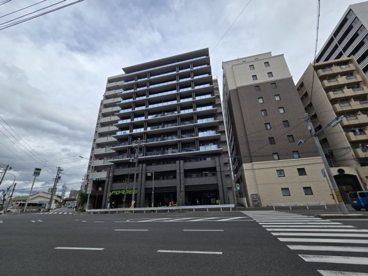 グランルクレ新栄イーストの外観
