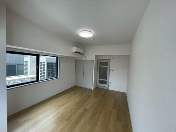 麦島建設本社ビルの内装