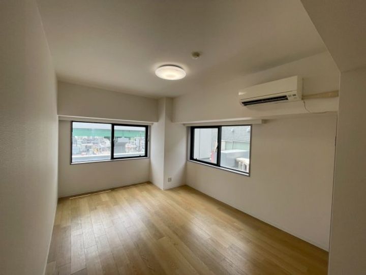 麦島建設本社ビルの寝室