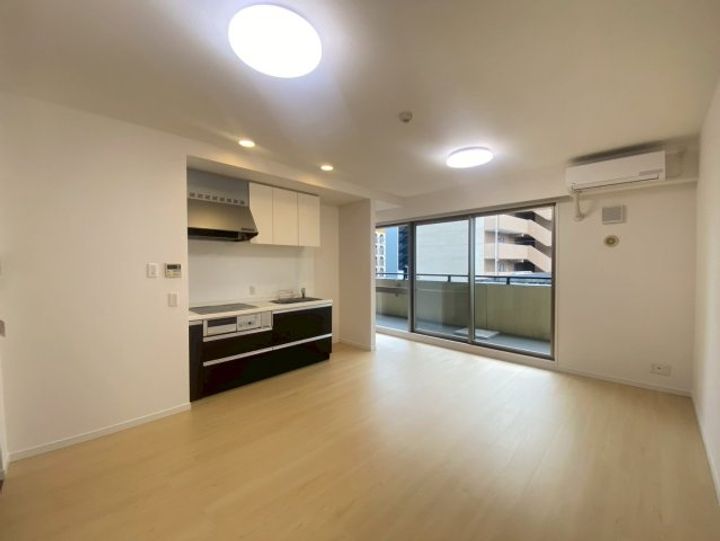 アーデン泉プレミアの居間