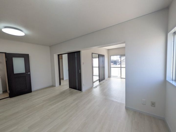 パレス日伸の居間