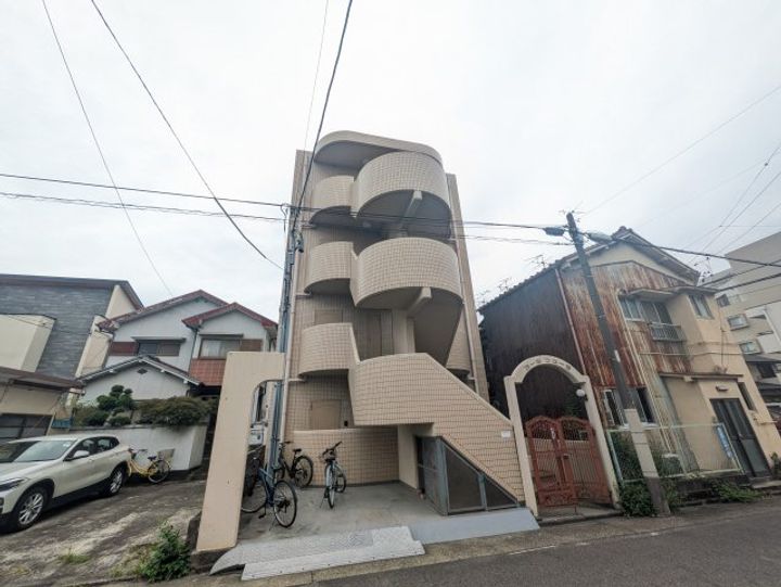 コーポフローラの外観