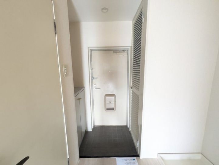 コーポフローラの玄関