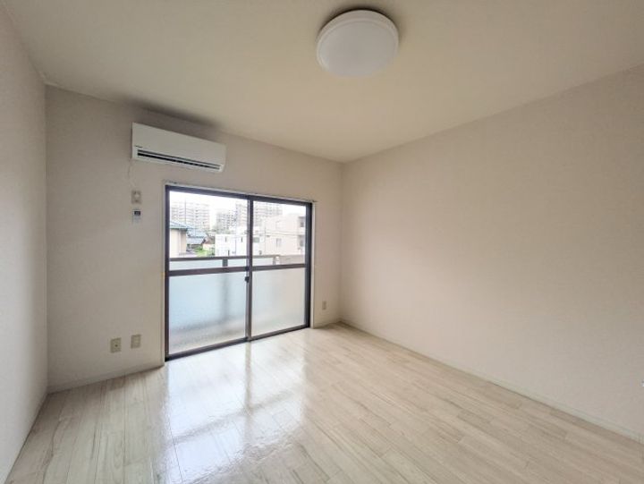 コーポフローラの居間