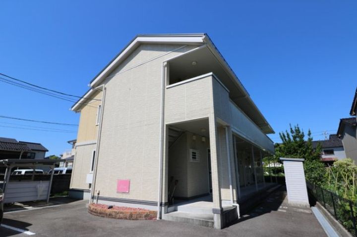 富山県高岡市関大町(アパート)の賃貸物件の外観