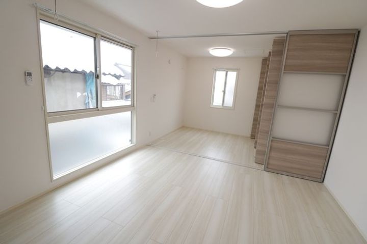 富山県高岡市戸出町3丁目(アパート)の賃貸物件の居間