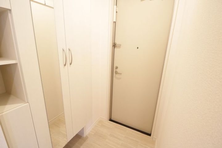 富山県富山市花園町2丁目(アパート)の賃貸物件の玄関
