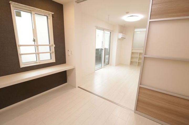 富山県富山市花園町2丁目(アパート)の賃貸物件の居間