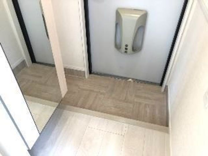 富山県富山市高木西(アパート)の賃貸物件の玄関