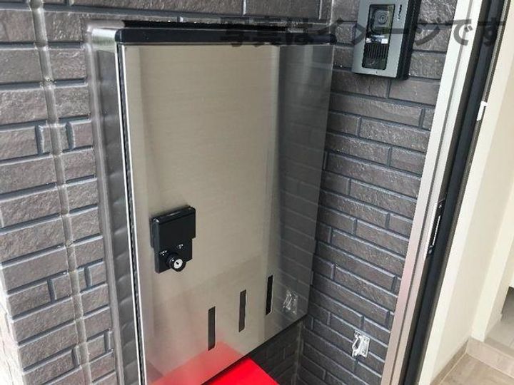 クレスト蓮の玄関