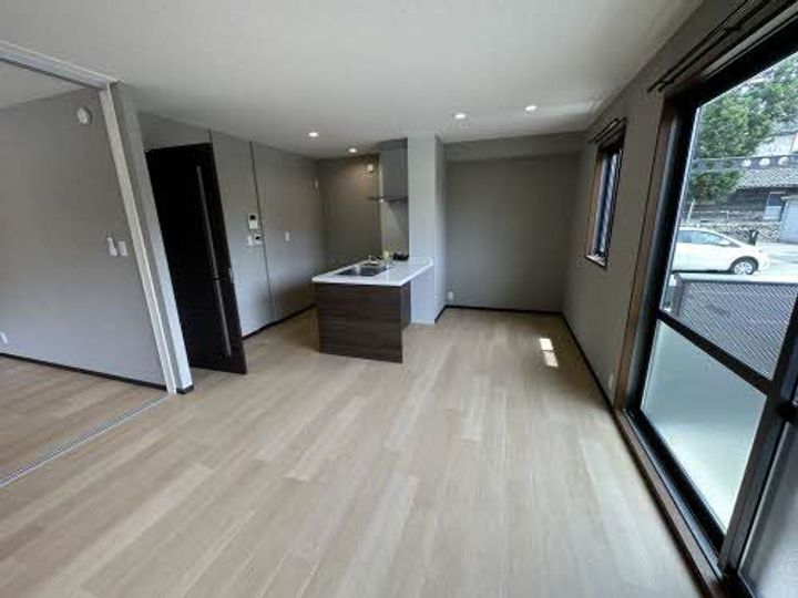 富山県射水市枇杷首(アパート)の賃貸物件の居間