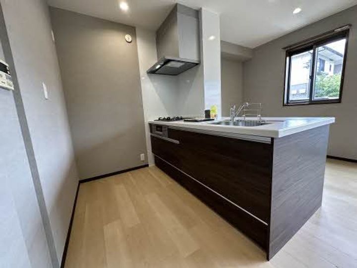 富山県射水市枇杷首(アパート)の賃貸物件のキッチン