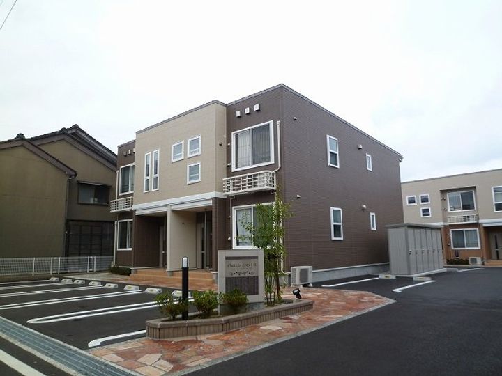 富山県射水市戸破(アパート)の賃貸物件の外観