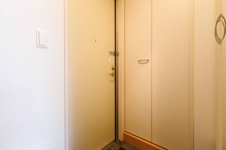 富山県砺波市杉木1丁目(アパート)の賃貸物件の玄関