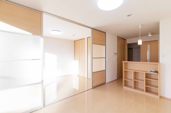 富山県高岡市戸出町3丁目(アパート)の賃貸物件の居間