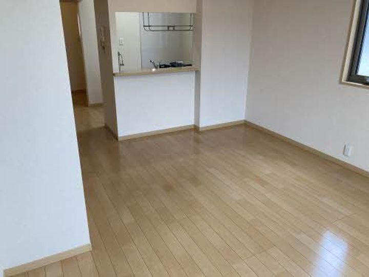 富山県高岡市戸出町3丁目(アパート)の賃貸物件の居間