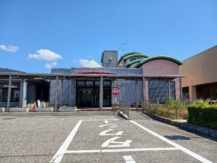 富山県射水市三ケ(アパート)の賃貸物件の周辺