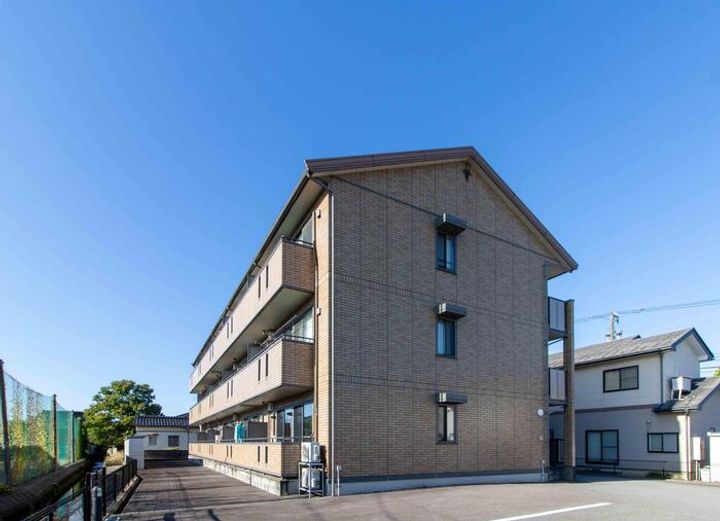 富山県高岡市古定塚(アパート)の賃貸物件の外観