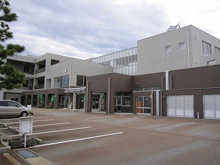 富山県射水市大門(アパート)の賃貸物件の周辺