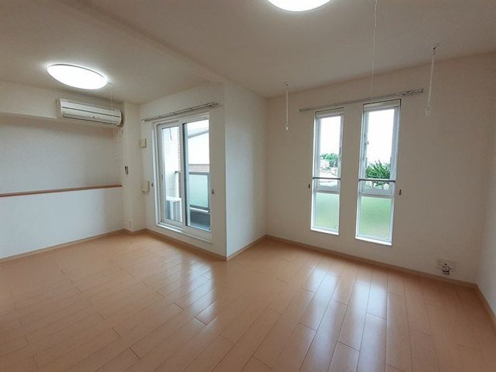 富山県射水市大門(アパート)の賃貸物件の居間