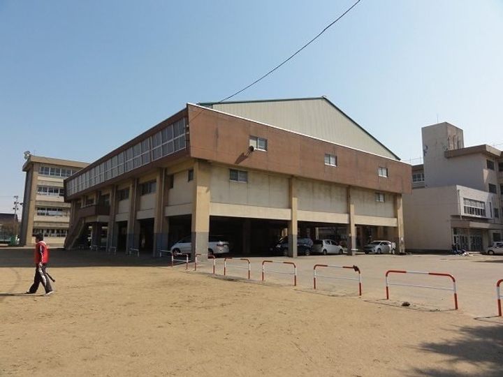 富山県高岡市江尻(マンション)の賃貸物件の周辺