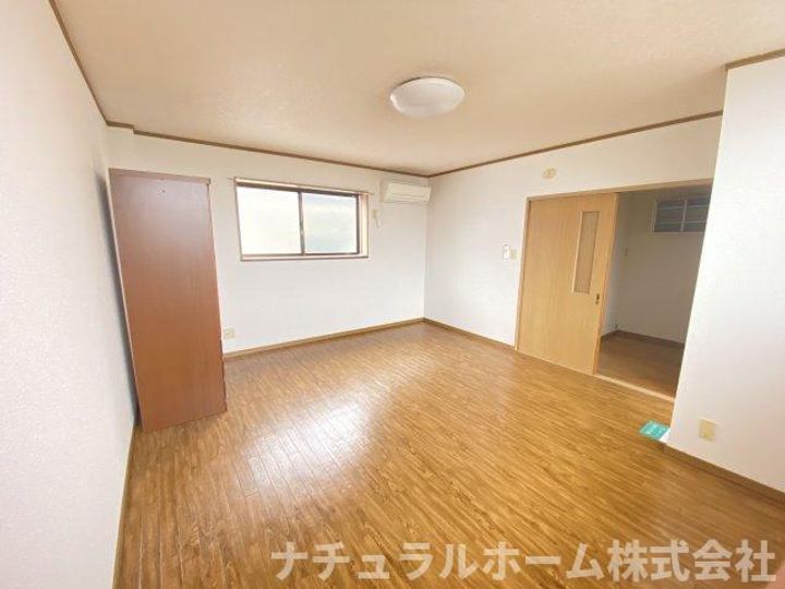 すみれ荘2Aの居間