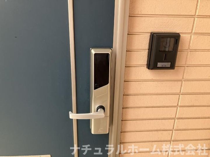 オリオン浅野の玄関