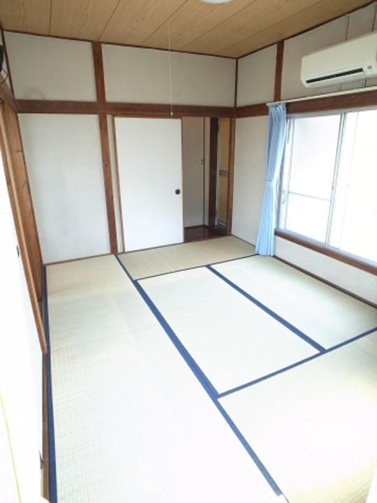 ガーデンハイツCの居間