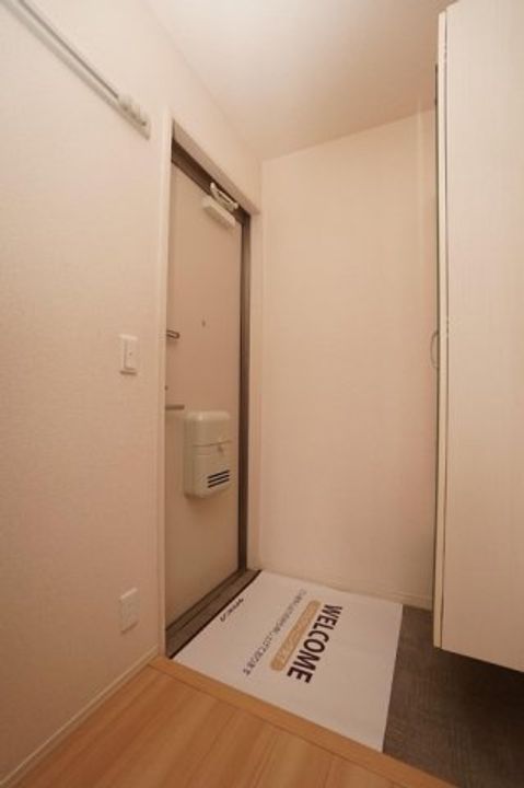 CREA桜町 A棟の玄関