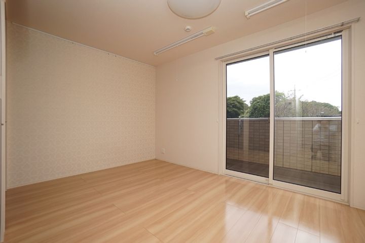 CREA桜町 A棟の居間