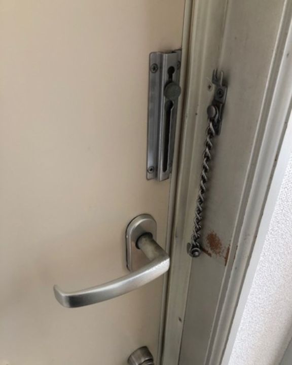 パールフラッツの玄関