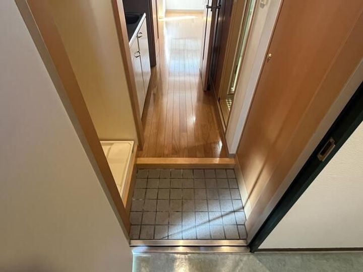 東京都渋谷区初台1丁目の賃貸マンションの玄関