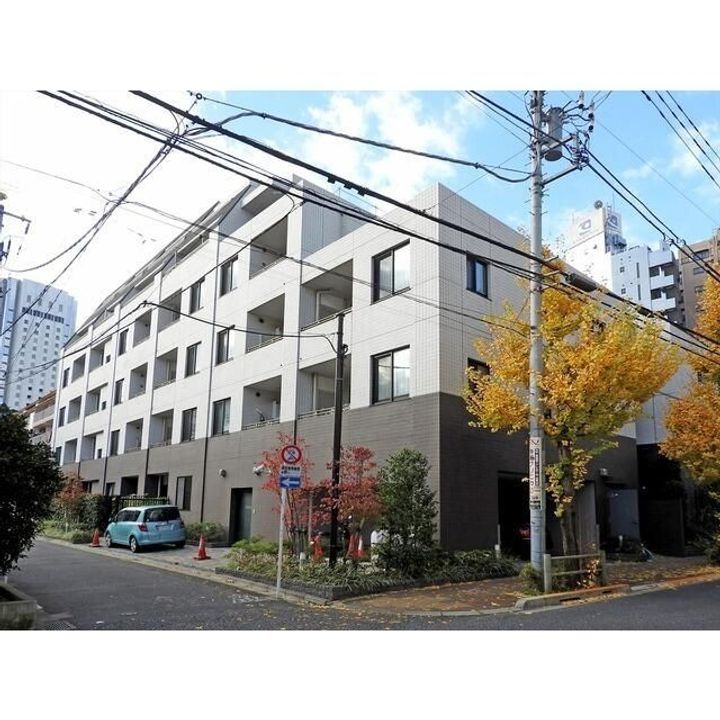 東京都新宿区百人町2丁目の賃貸マンションの外観