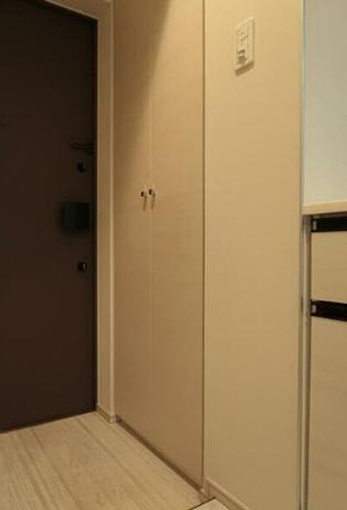 東京都荒川区西日暮里1丁目の賃貸マンションの玄関
