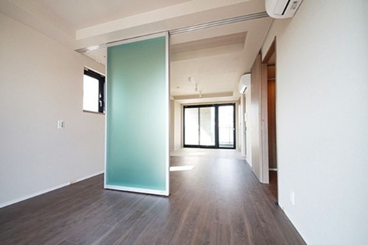 東京都墨田区緑4丁目の賃貸マンションの居間