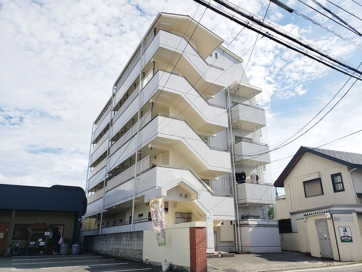 メゾン桑原207の外観