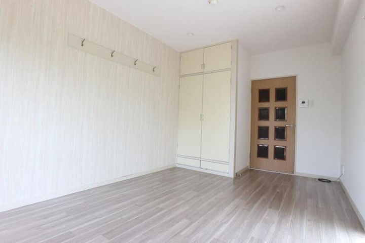 メゾン桑原207の居間