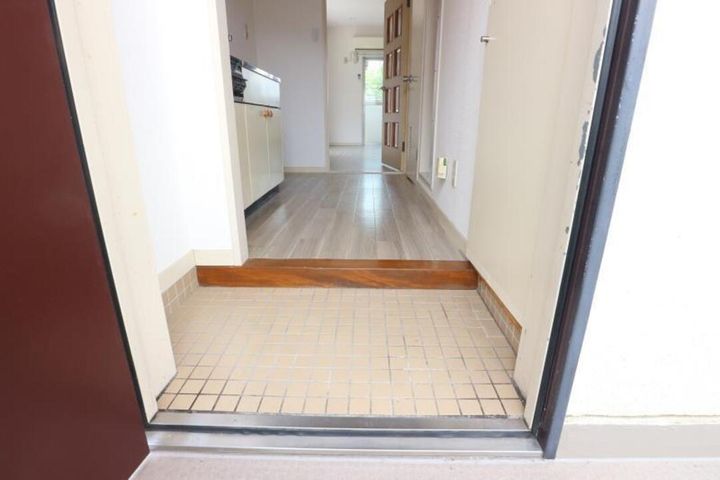 メゾン桑原207の玄関