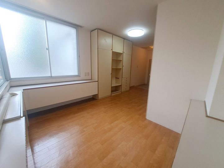 ミタライマンション202の居間