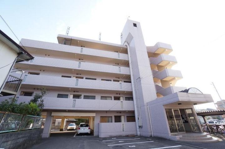 セレネ弐番館102の外観