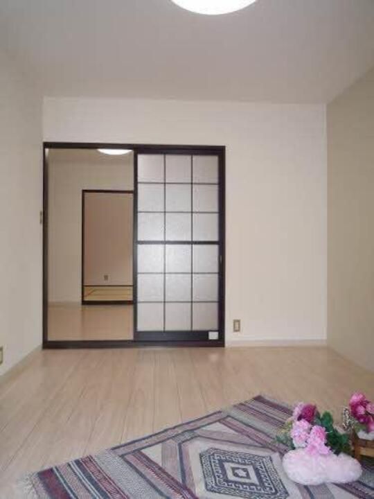 KABIEN A棟102の居間