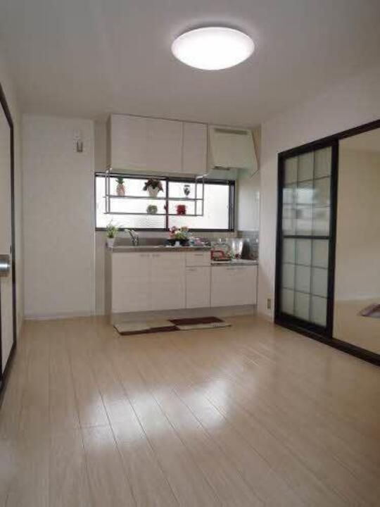 KABIEN A棟102の居間