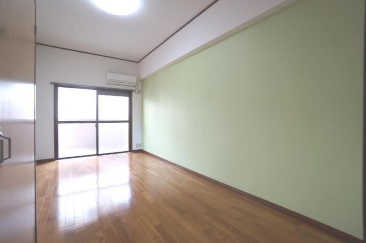 エトワール和泉101の居間