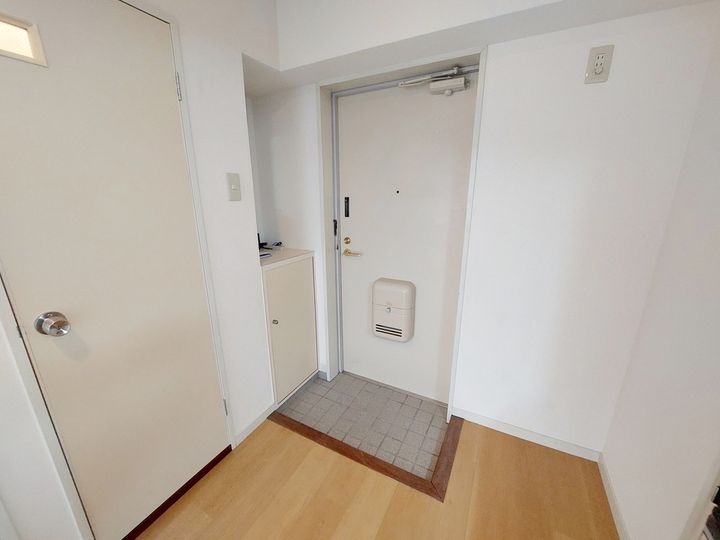 ジョイフル東野208の玄関