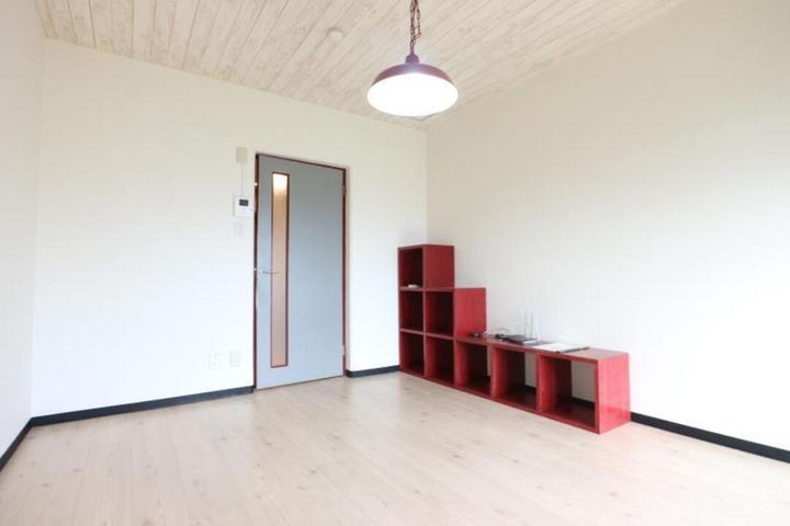 F愛光マンション408の居間